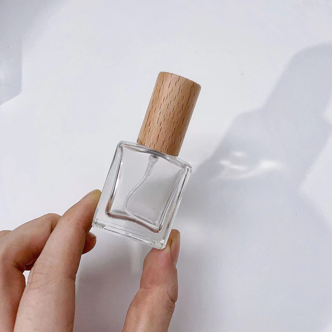 나무 뚜껑이 있는 투명한 두꺼운 유리 향수 스프레이 병 - Perfume Fragrance Book 리뷰 및 가격